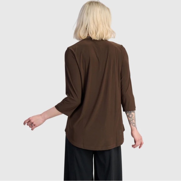 Alembika Essential Slinky V Neck Top In Sepia - Picture 2 of 9